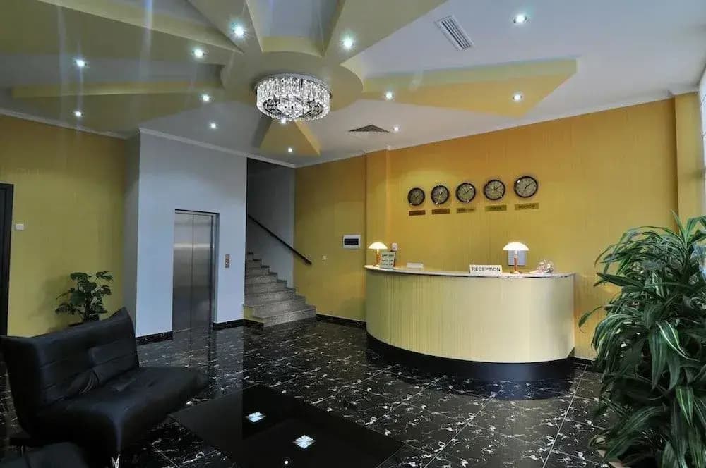 Royal Georgia Hotel - photo 2