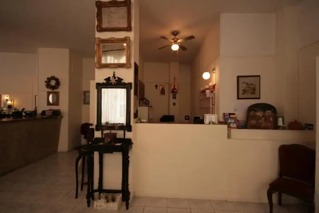 Adams Hotel - photo 2