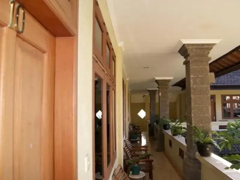 Puri Bunga Inn - photo 14