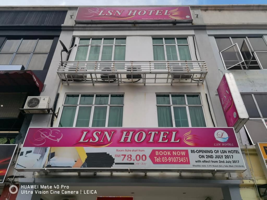 LSN Hotel Taman Connaught - photo 12