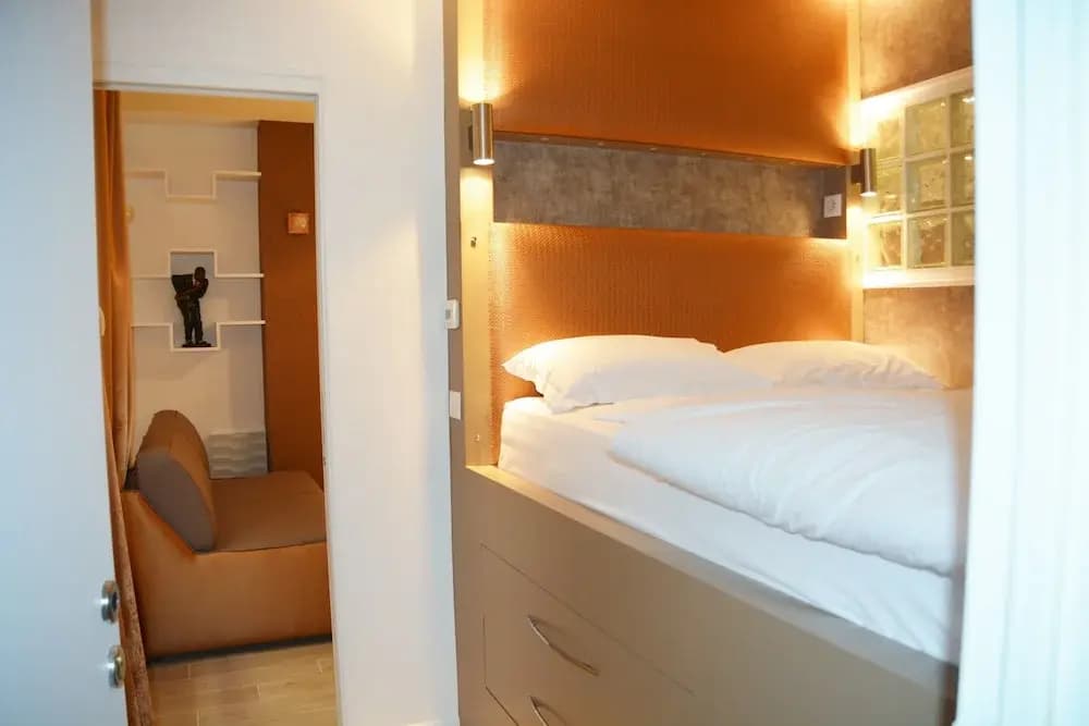Bourgogne - Your Home in Paris - photo 4