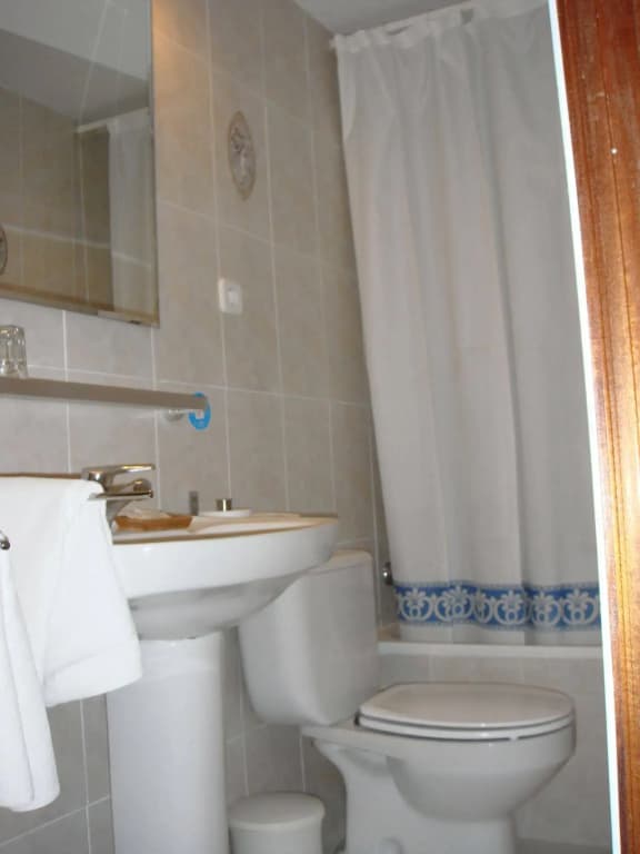 Hostal Riesco Puerta Del Sol - photo 9