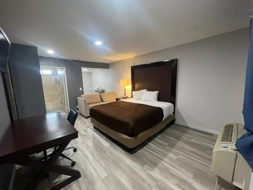Goldstar Inn - photo 7