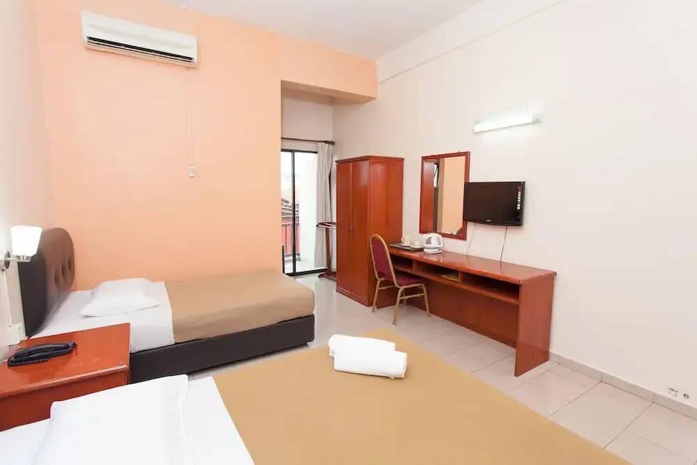 Desa Inn Hotel - photo 5