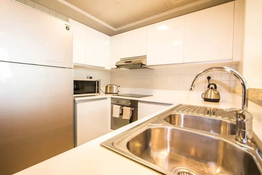 Upscale 1BR - Sea Views - Direct Beach Access! - photo 15