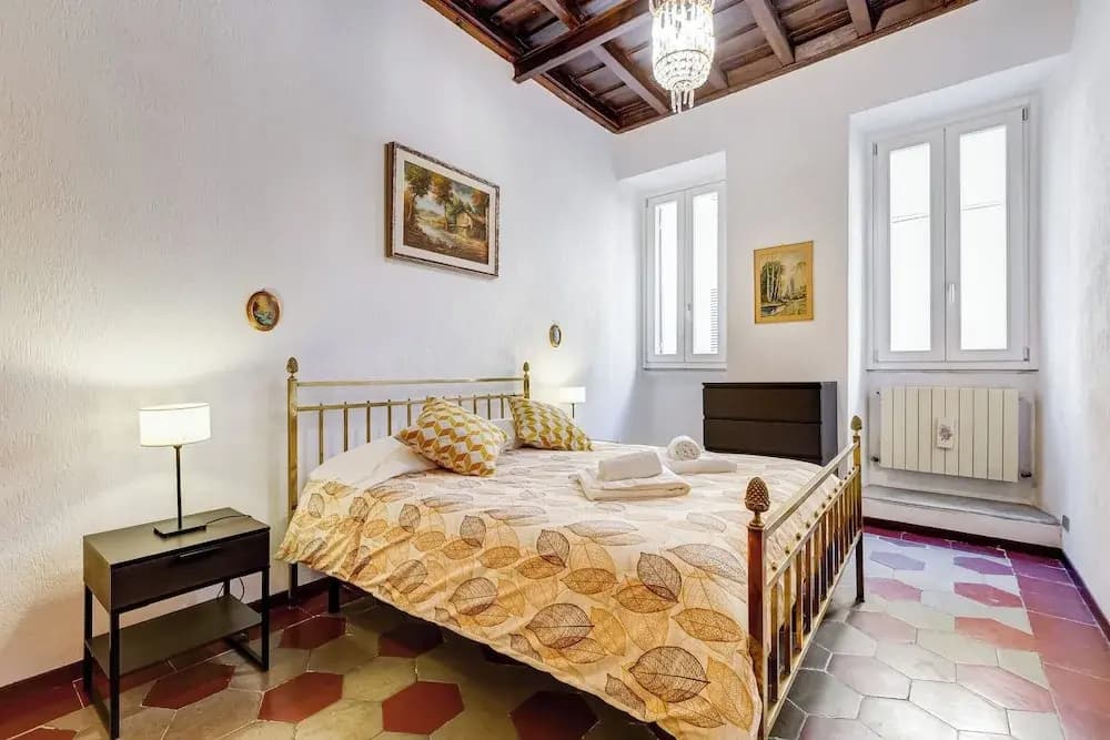 Spanish Steps Spacious Apartment - photo 6