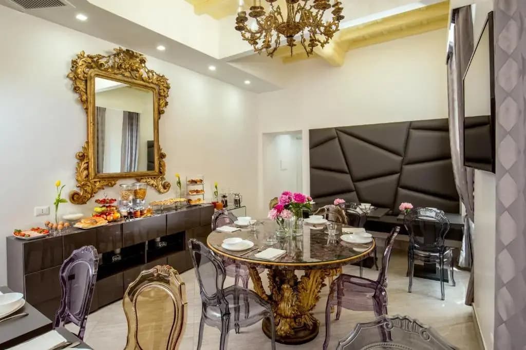 GCF Luxury Suites, Guest House - photo 20