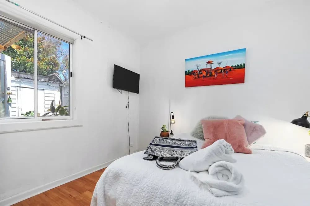 Beach house 2km CBD - photo 4
