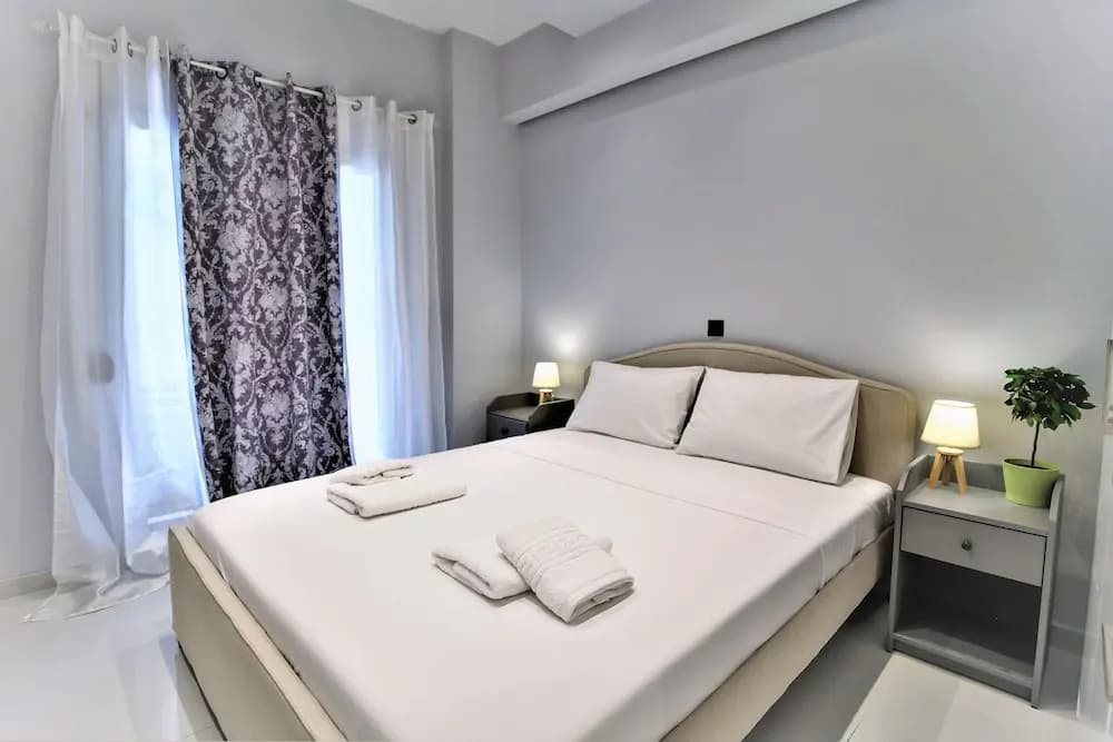 Unique Lodging - photo 3