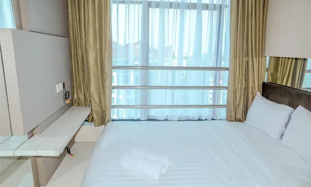 Spacious Hampton's Park Apartment with Working Space - photo 2