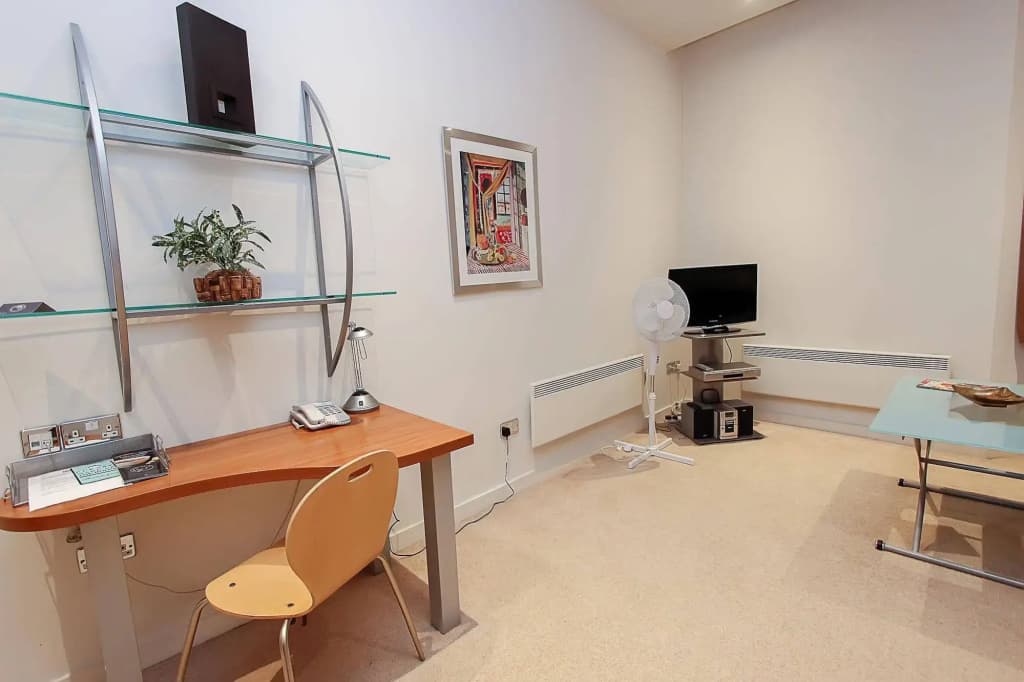 Princes Square Apartments - photo 10