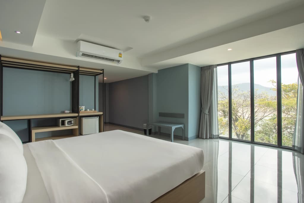 Nora Lakeview Hotel - photo 6