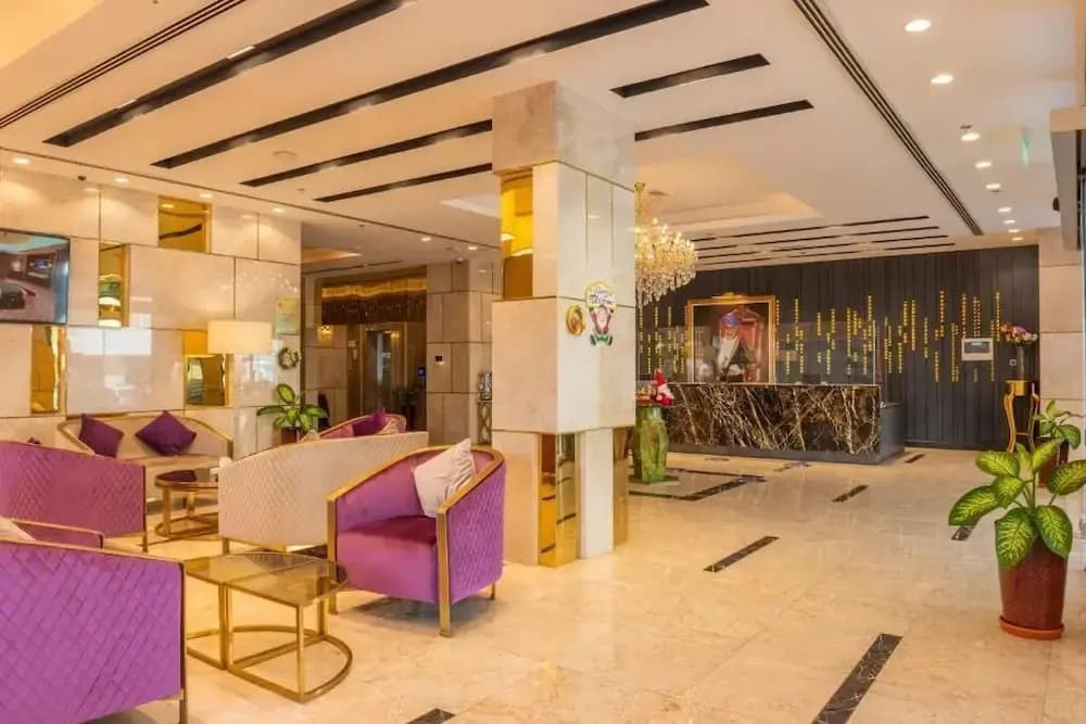 Royal Crown Hotel - photo 8