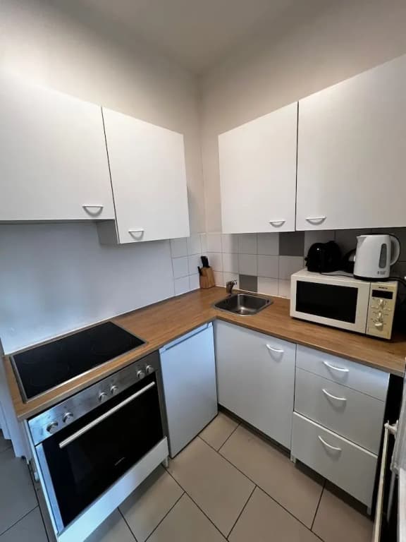 Pleasant 2BR Apt Near U6 Schöpfwerk - photo 8