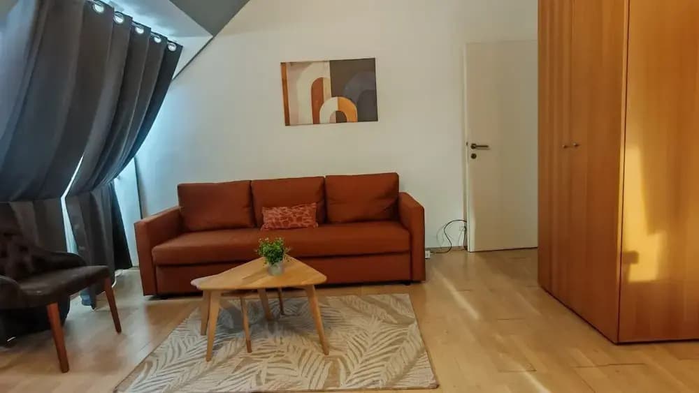 Charming 2 Apartments For Extended Stays - photo 1