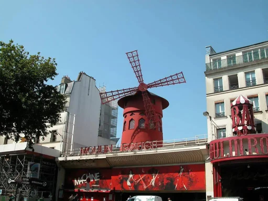 By the Moulin Rouge - photo 4