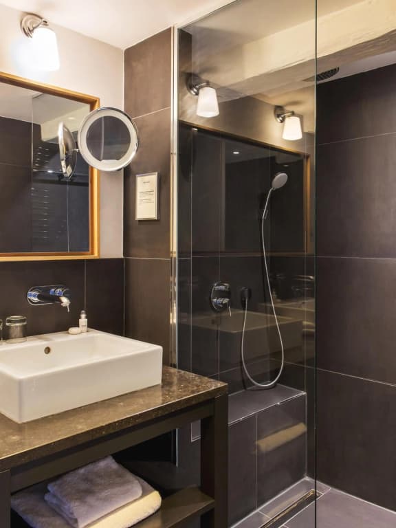 New Hotel Roblin - photo 9