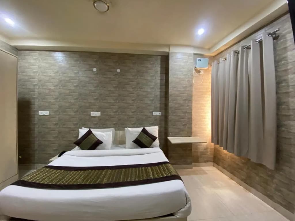 Hotel Red Chilly - photo 11