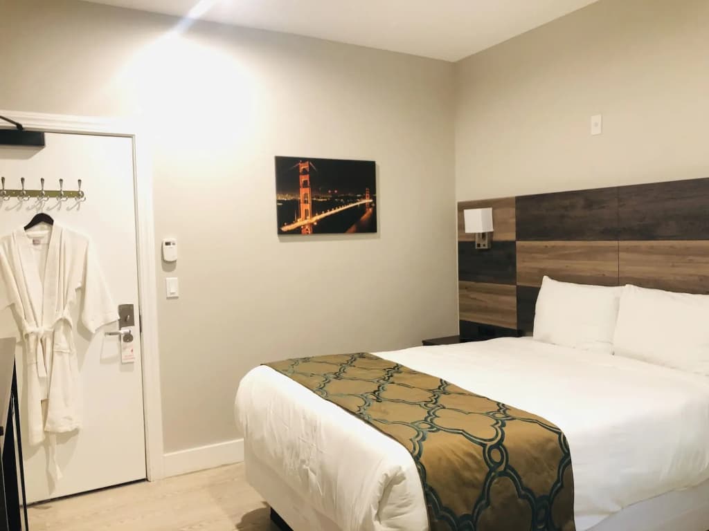 Bay Hotel - photo 3