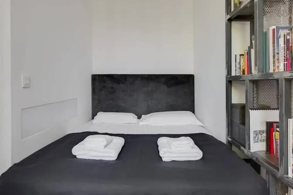 Modern Industrial 80m2 Apartment Near Bastille - photo 2
