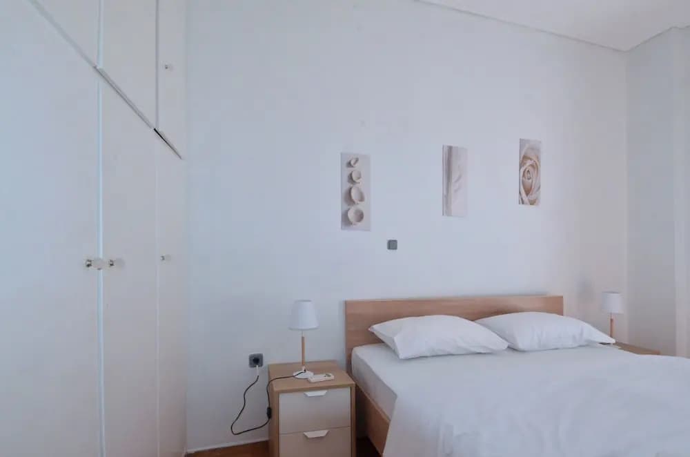 A cozy minimal apartment at Koukaki - photo 1