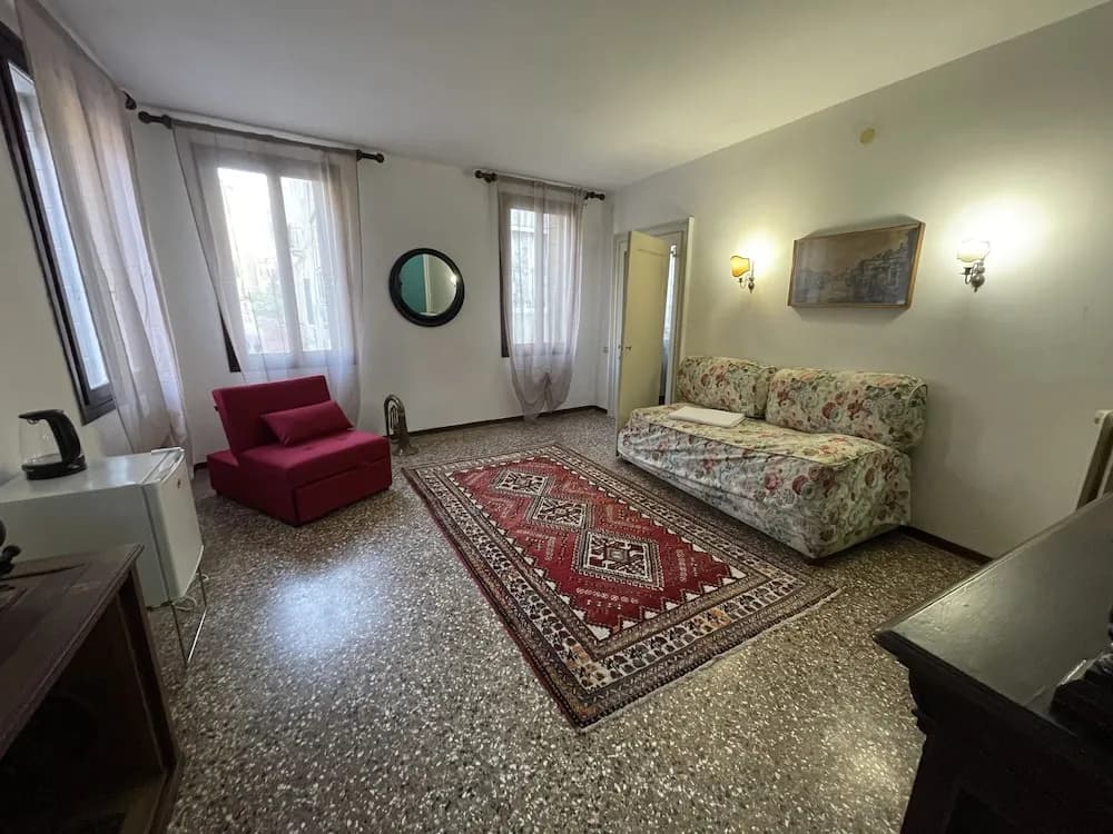 LIONS VENICE Guest House - photo 5