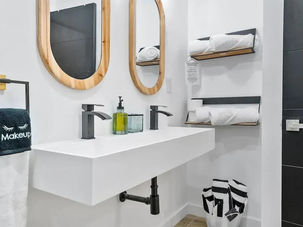 Fresh Modern With Pool Oasis - photo 9