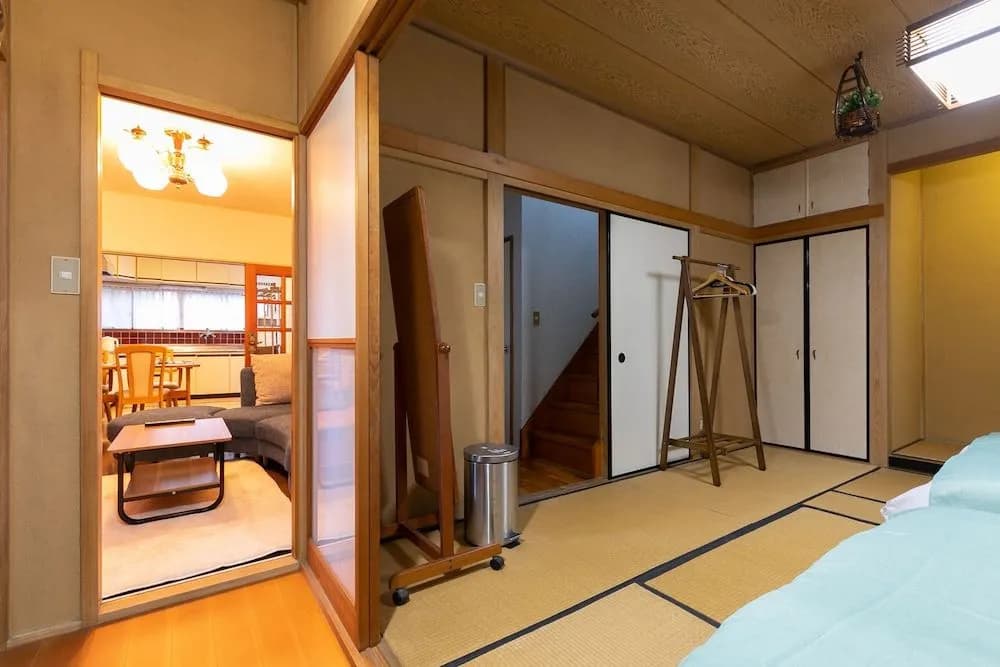 Shinjuku Japanese-style two storey house - photo 2