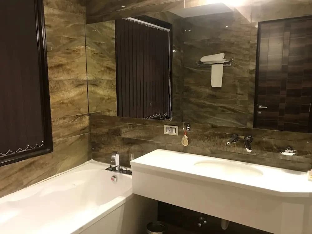C Pearls Hotel  Banque by OYO Rooms - photo 10
