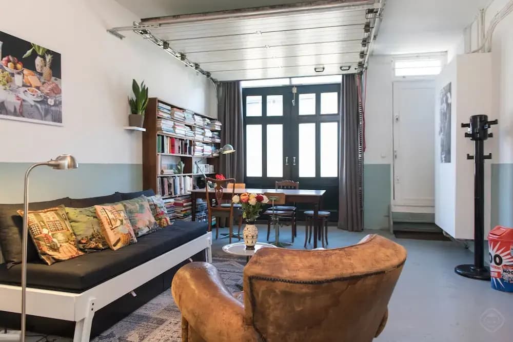 Authentic West Apartment - photo 9