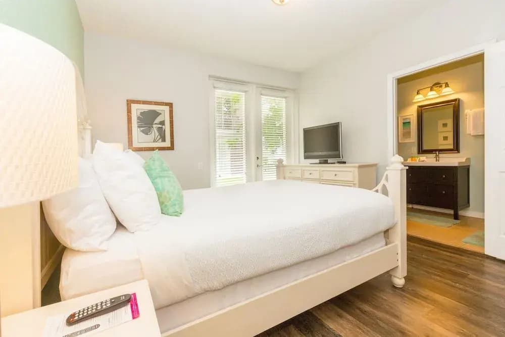 Luxury Townhome 3 Bedroom Condo by Redawning - photo 5