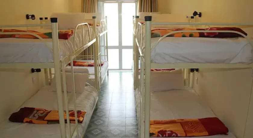 House Backpackers - photo 2