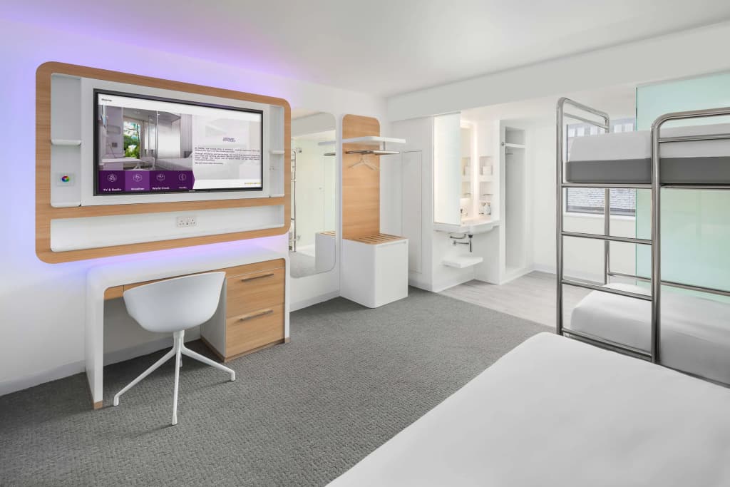 YOTEL Edinburgh - photo 27