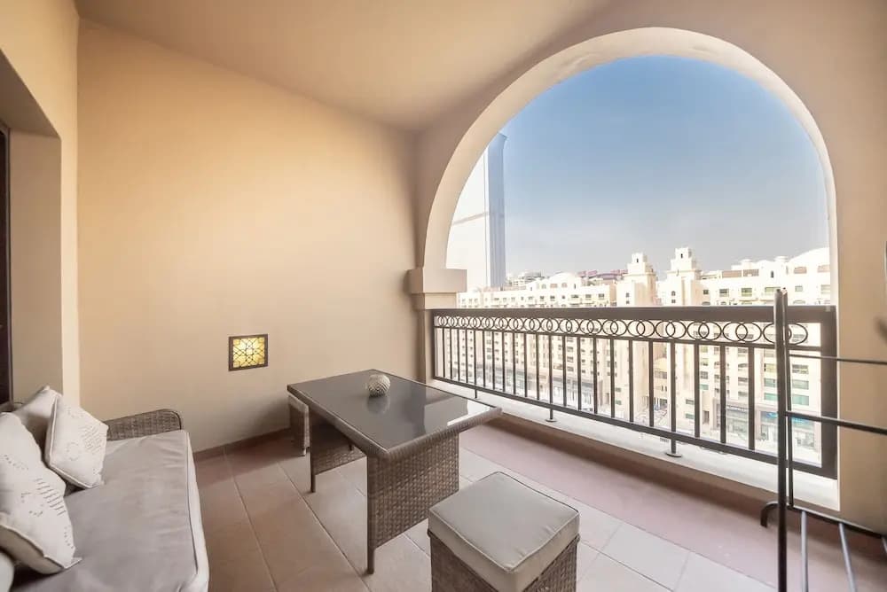 Stylish Urban 1BR Gem in Fairmont-90AB2 - photo 17