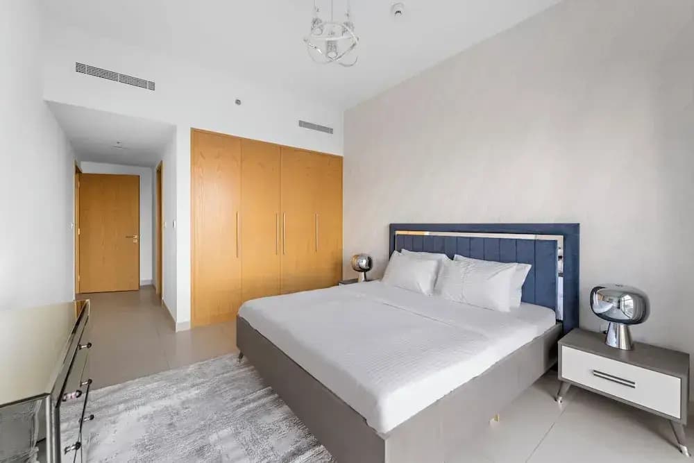 2BR 202 Bellevue Tower 1 - photo 3