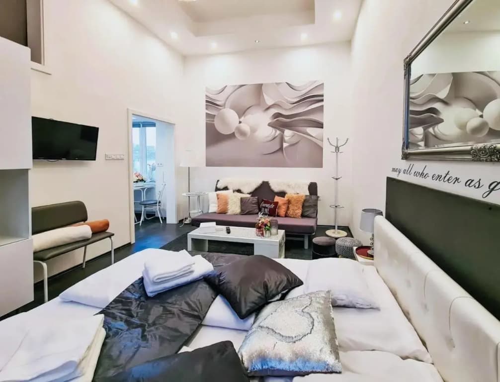Modern flat in city center - photo 2