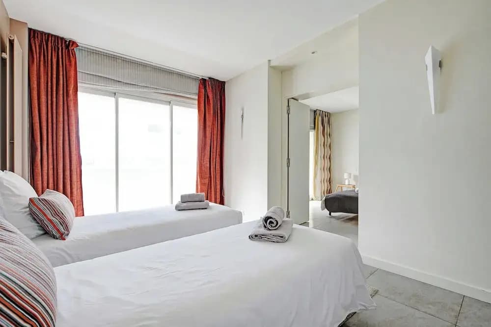 Exceptional 3bdr/6p apt - View of the Eiffel Tower - photo 3
