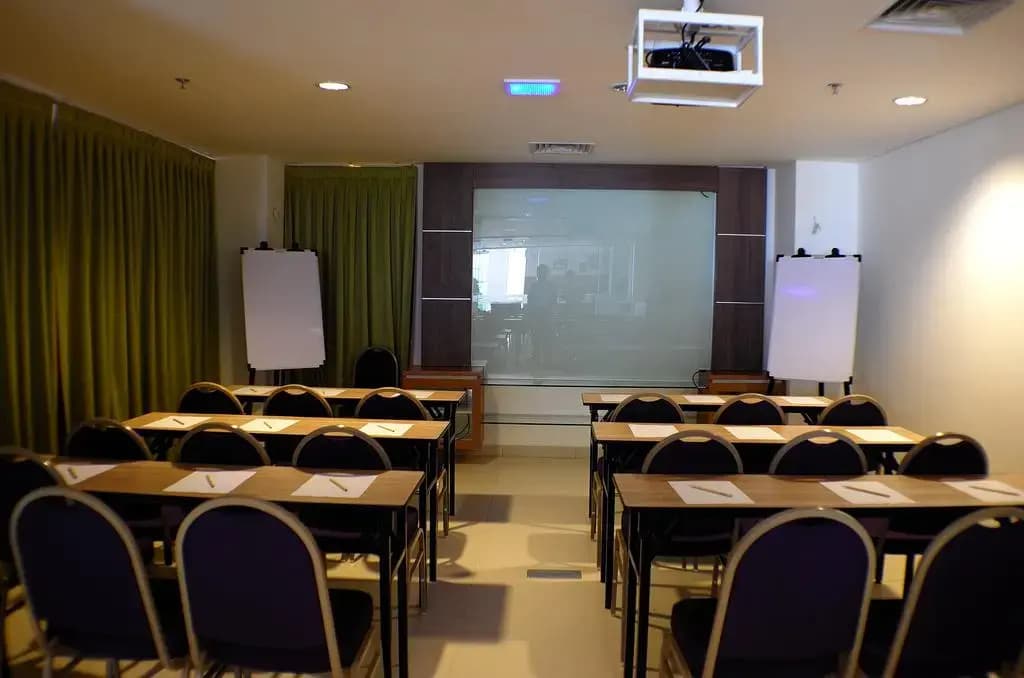 Heef Hotel Pasar Baru - photo 18