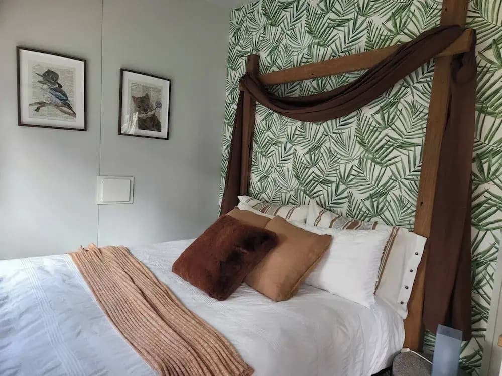 Watts River Tiny - Hidden, but Close to Township - photo 4