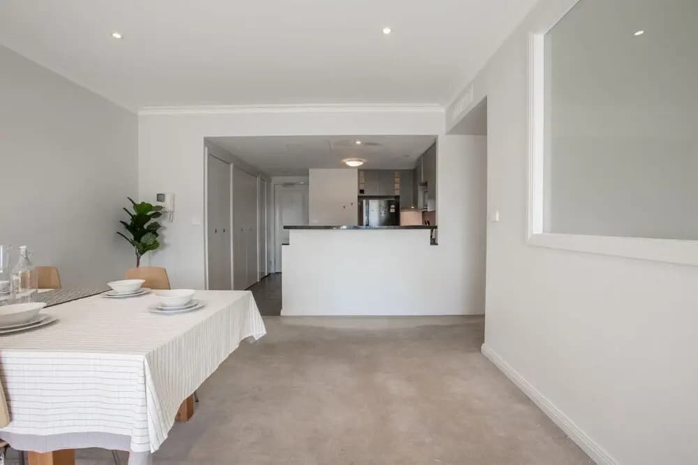 Russell St. Hotel Apartment - photo 22