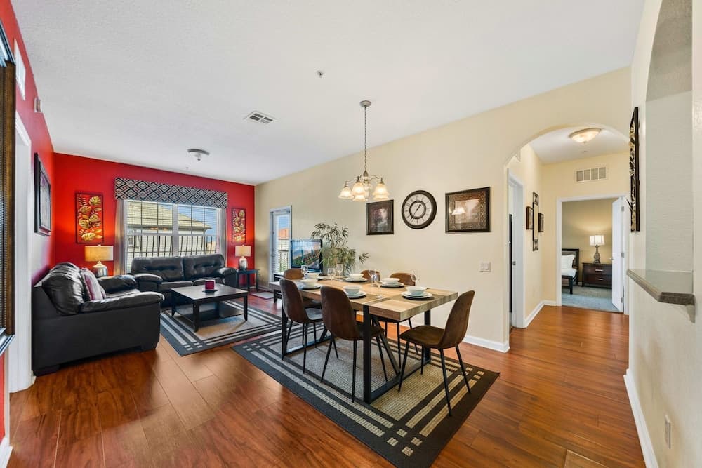 Spacious Vista Cay Condo, Close to Conv. Center - photo 1