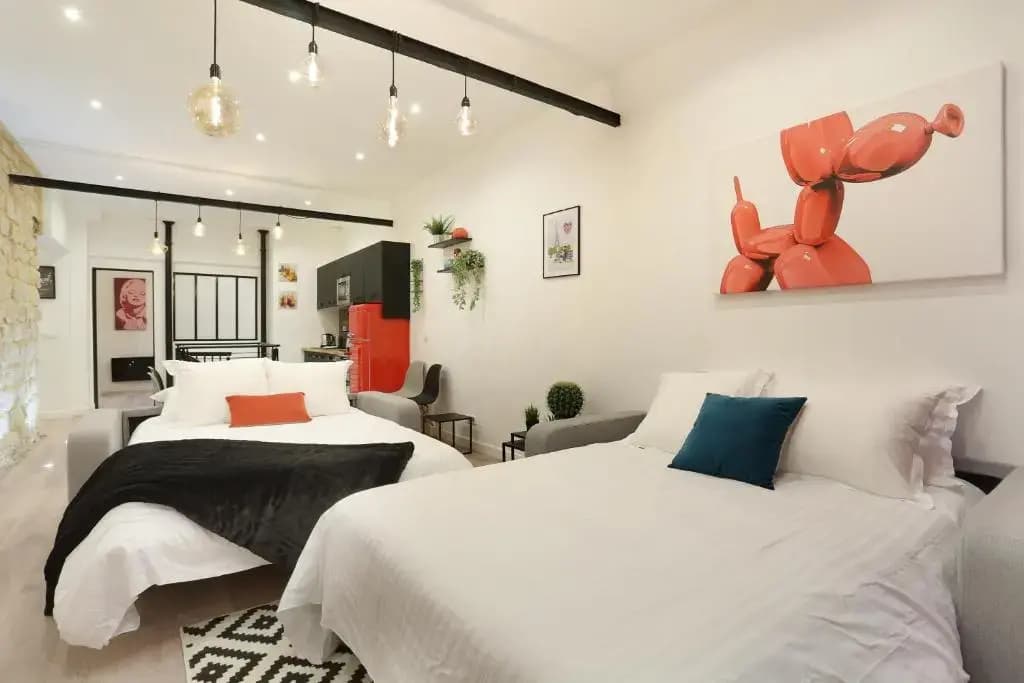 Pick A Flat's Upper Marais Apartments- Rue du Faubourg Saint-Martin - photo 2