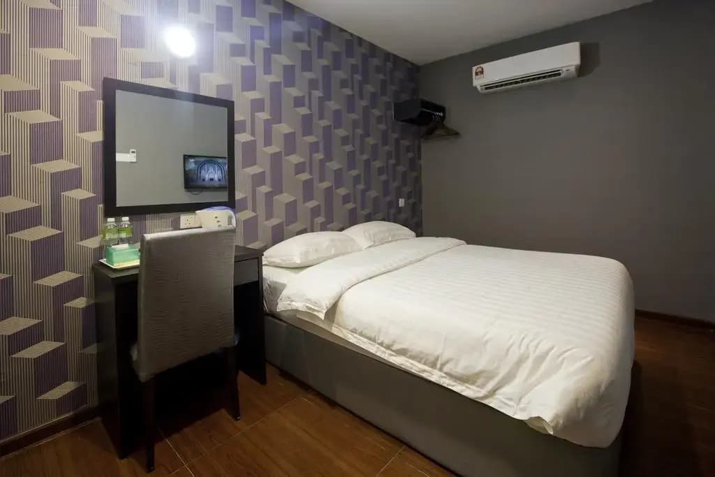 OYO 383 V3 Hotel Nusajaya - photo 20