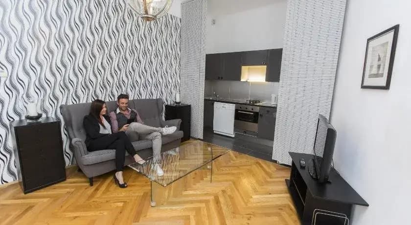 Carlton Suites - photo 18