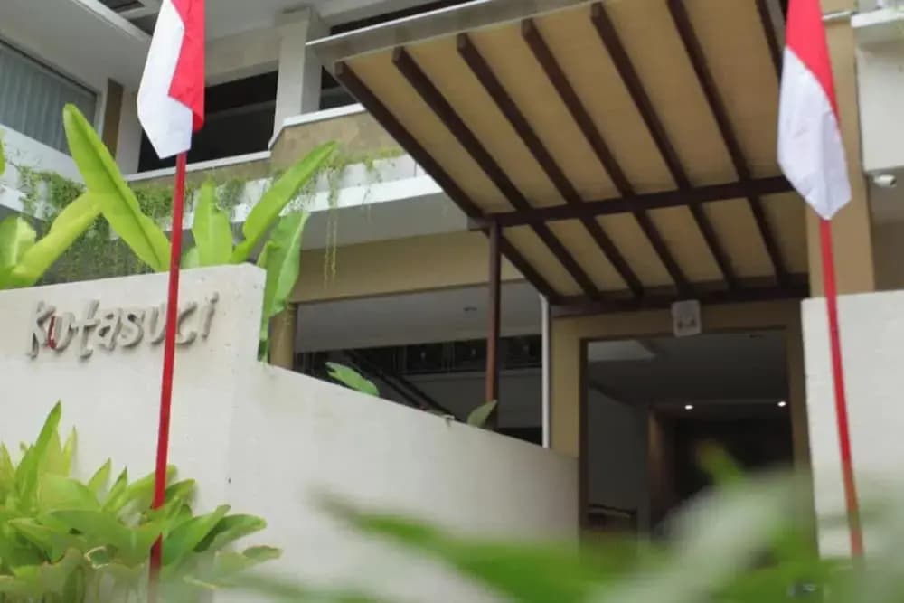 Kuta Suci Beach Hotel - photo 1