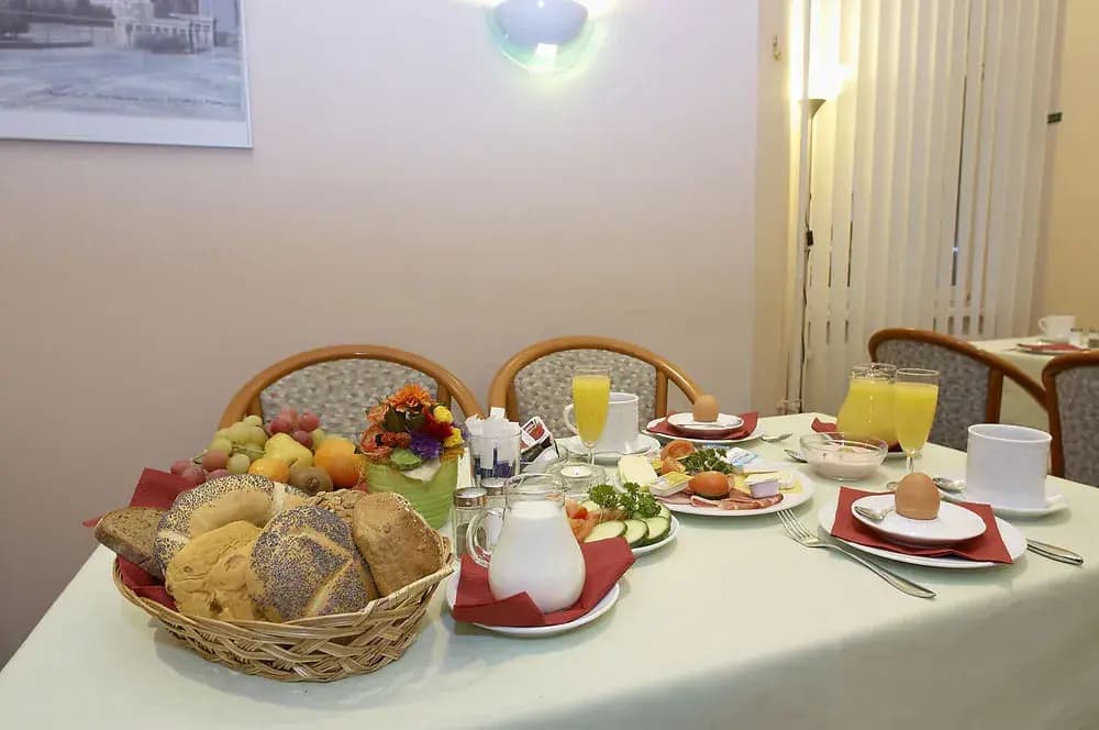 Juncker's Hotel Garni - photo 11