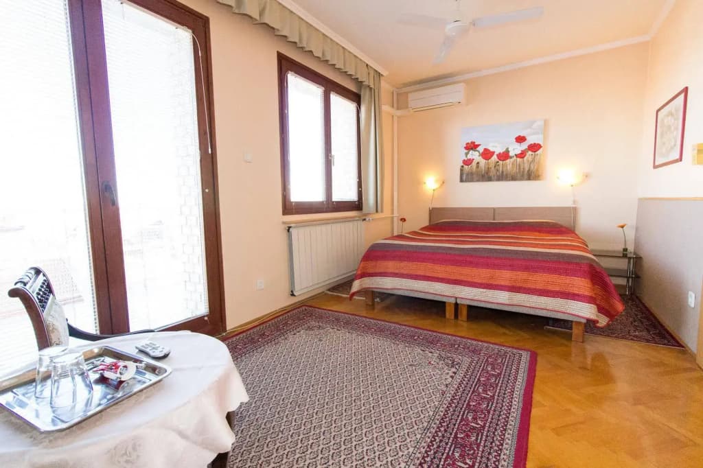 Budavar Bed and Breakfast - photo 5