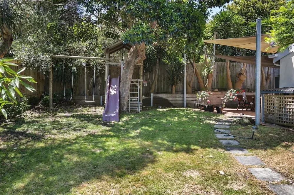5-bed Haven With Pool Minutes From Beaches - photo 12