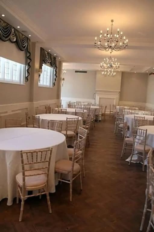 The Pillar Hotel - photo 38