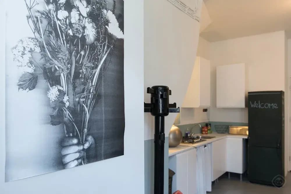 Authentic West Apartment - photo 5